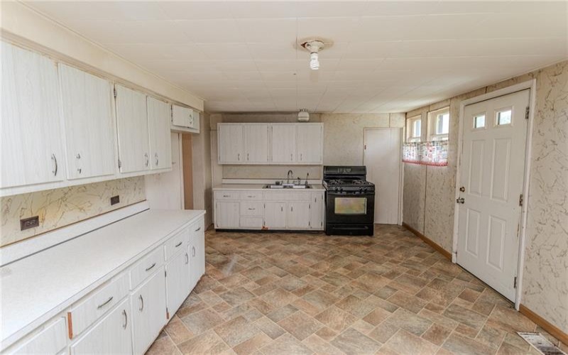 3 Pottstown St, Dunbar, 15431, 2 Bedrooms Bedrooms, ,1 BathroomBathrooms,Residential,For Sale,Pottstown St,1760751