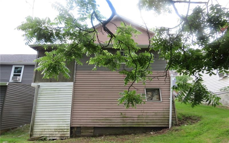 19 Gibson Ave, Washington, 15301, 2 Bedrooms Bedrooms, ,1.1 BathroomsBathrooms,Residential,For Sale,Gibson Ave,1760621