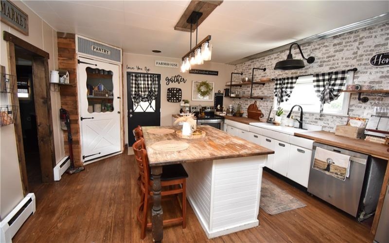15 Euclid Ave, Point Marion, 15474, 4 Bedrooms Bedrooms, 9 Rooms Rooms,2 BathroomsBathrooms,Residential,For Sale,Euclid Ave,1760814
