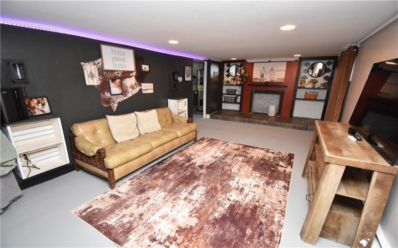 15 Euclid Ave, Point Marion, 15474, 4 Bedrooms Bedrooms, 9 Rooms Rooms,2 BathroomsBathrooms,Residential,For Sale,Euclid Ave,1760814