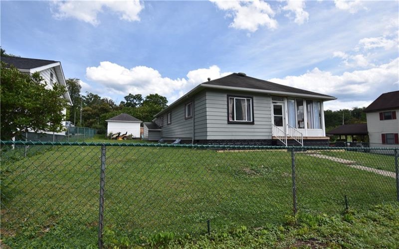 15 Euclid Ave, Point Marion, 15474, 4 Bedrooms Bedrooms, 9 Rooms Rooms,2 BathroomsBathrooms,Residential,For Sale,Euclid Ave,1760814