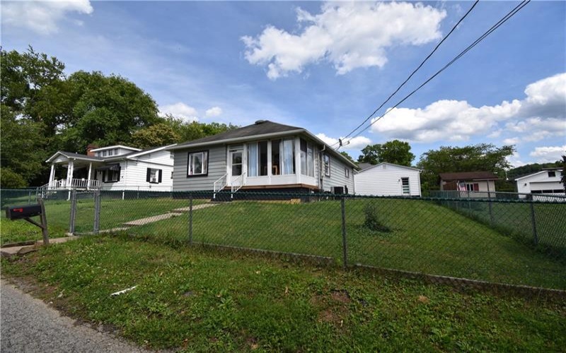 15 Euclid Ave, Point Marion, 15474, 4 Bedrooms Bedrooms, 9 Rooms Rooms,2 BathroomsBathrooms,Residential,For Sale,Euclid Ave,1760814