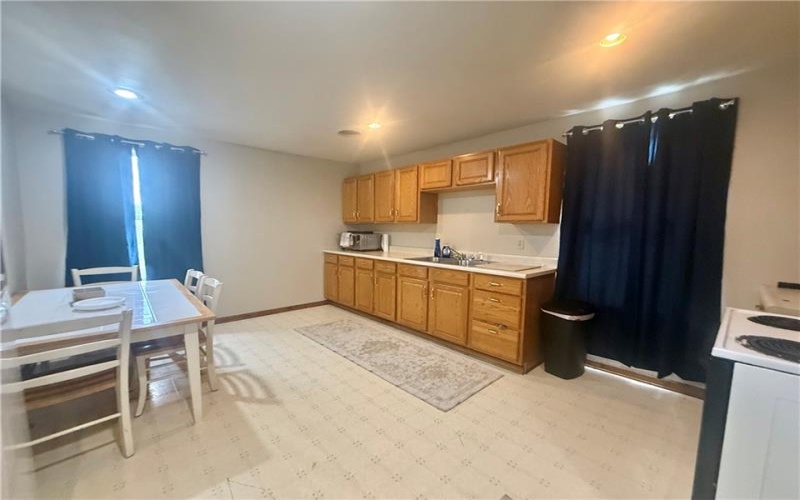 800 Ellsworth Ave, Jeannette, 15644, ,Multi-unit,For Sale,Ellsworth Ave,1760838