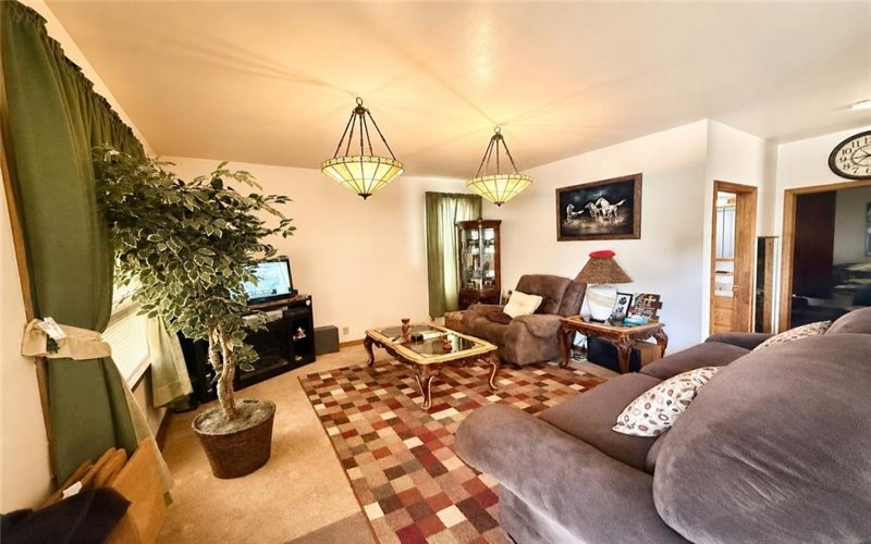 800 Ellsworth Ave, Jeannette, 15644, ,Multi-unit,For Sale,Ellsworth Ave,1760838