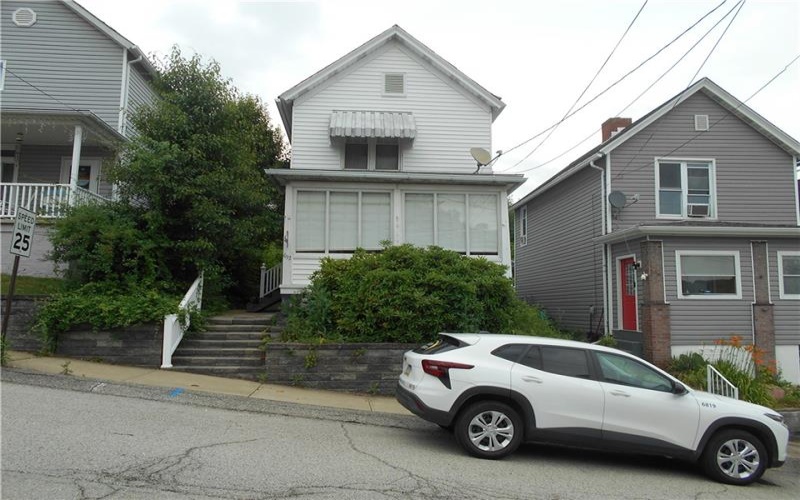612 Harrison Ave, Penn, 15675, 2 Bedrooms Bedrooms, ,1 BathroomBathrooms,Residential,For Sale,Harrison Ave,1760910