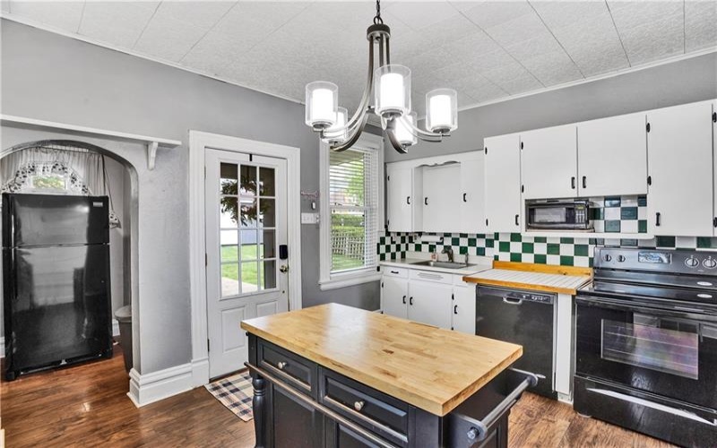 621 Cedar St, Irwin, 15642, 3 Bedrooms Bedrooms, 9 Rooms Rooms,1.1 BathroomsBathrooms,Residential,For Sale,Cedar St,1755776
