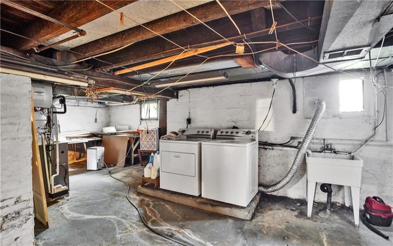 621 Cedar St, Irwin, 15642, 3 Bedrooms Bedrooms, 9 Rooms Rooms,1.1 BathroomsBathrooms,Residential,For Sale,Cedar St,1755776