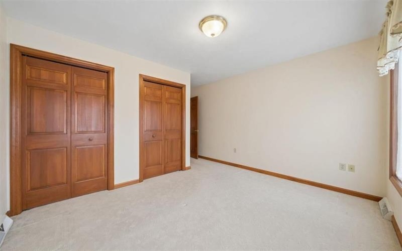 9470 Pembroke CIRCLE, 15601, 15642, 3 Bedrooms Bedrooms, 11 Rooms Rooms,3.1 BathroomsBathrooms,Residential,For Sale,Pembroke,1760932