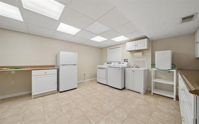 9470 Pembroke CIRCLE, 15601, 15642, 3 Bedrooms Bedrooms, 11 Rooms Rooms,3.1 BathroomsBathrooms,Residential,For Sale,Pembroke,1760932
