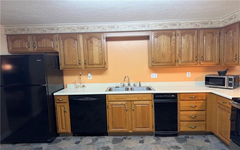 105 Woodstone Ln, New Kensington, 15068, 3 Bedrooms Bedrooms, 8 Rooms Rooms,2 BathroomsBathrooms,Residential,For Sale,Woodstone Ln,1760916
