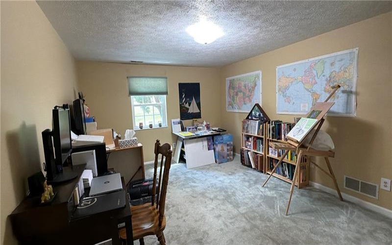 105 Woodstone Ln, New Kensington, 15068, 3 Bedrooms Bedrooms, 8 Rooms Rooms,2 BathroomsBathrooms,Residential,For Sale,Woodstone Ln,1760916