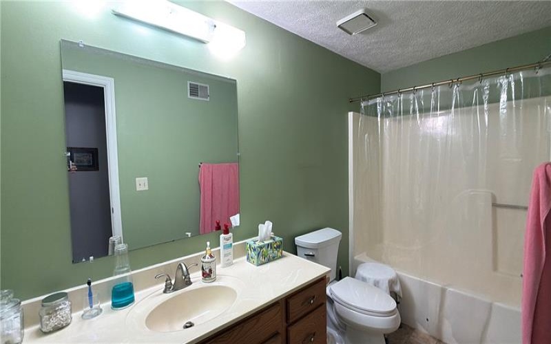 105 Woodstone Ln, New Kensington, 15068, 3 Bedrooms Bedrooms, 8 Rooms Rooms,2 BathroomsBathrooms,Residential,For Sale,Woodstone Ln,1760916