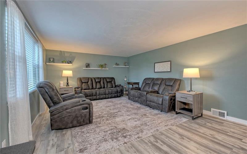 4373 State Rte 136, Greensburg, 15601, 3 Bedrooms Bedrooms, 8 Rooms Rooms,2.1 BathroomsBathrooms,Residential,For Sale,State Rte 136,1760978