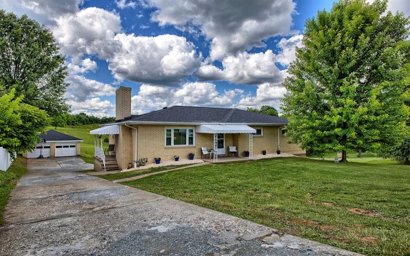 4373 State Rte 136, Greensburg, 15601, 3 Bedrooms Bedrooms, 8 Rooms Rooms,2.1 BathroomsBathrooms,Residential,For Sale,State Rte 136,1760978