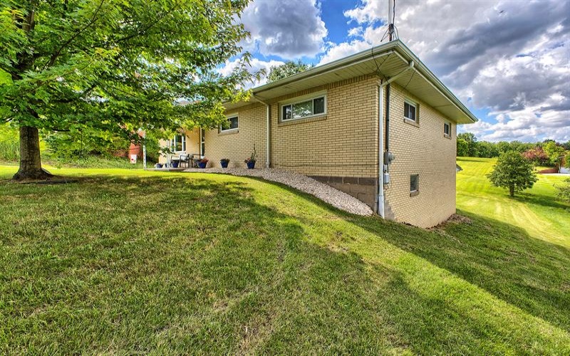 4373 State Rte 136, Greensburg, 15601, 3 Bedrooms Bedrooms, 8 Rooms Rooms,2.1 BathroomsBathrooms,Residential,For Sale,State Rte 136,1760978