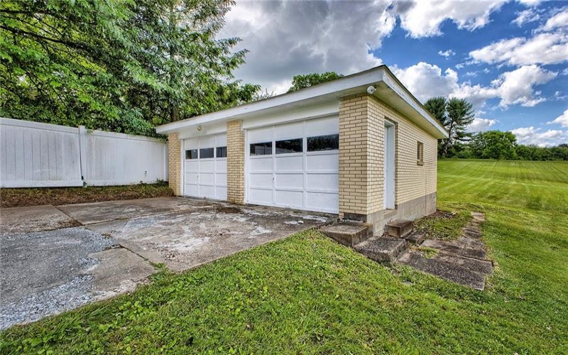 4373 State Rte 136, Greensburg, 15601, 3 Bedrooms Bedrooms, 8 Rooms Rooms,2.1 BathroomsBathrooms,Residential,For Sale,State Rte 136,1760978