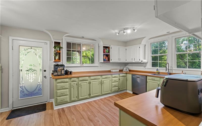 860 Mcmurray Rd, Venetia, 15367, 7 Bedrooms Bedrooms, 10 Rooms Rooms,3.1 BathroomsBathrooms,Residential,For Sale,Mcmurray Rd,1760582