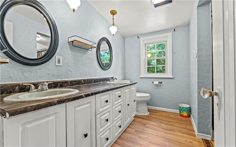 860 Mcmurray Rd, Venetia, 15367, 7 Bedrooms Bedrooms, 10 Rooms Rooms,3.1 BathroomsBathrooms,Residential,For Sale,Mcmurray Rd,1760582