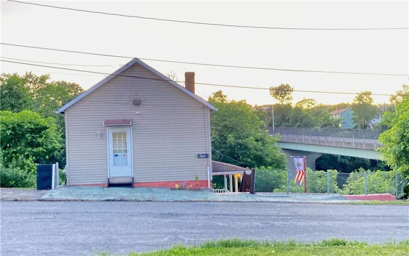 411 Rostraver St, Monessen, 15062, 2 Bedrooms Bedrooms, ,1 BathroomBathrooms,Residential,For Sale,Rostraver St,1760993