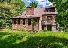 214 Bortz Road, Point Marion, 15474, 3 Bedrooms Bedrooms, 8 Rooms Rooms,2.1 BathroomsBathrooms,Residential,For Sale,Bortz Road,1759754