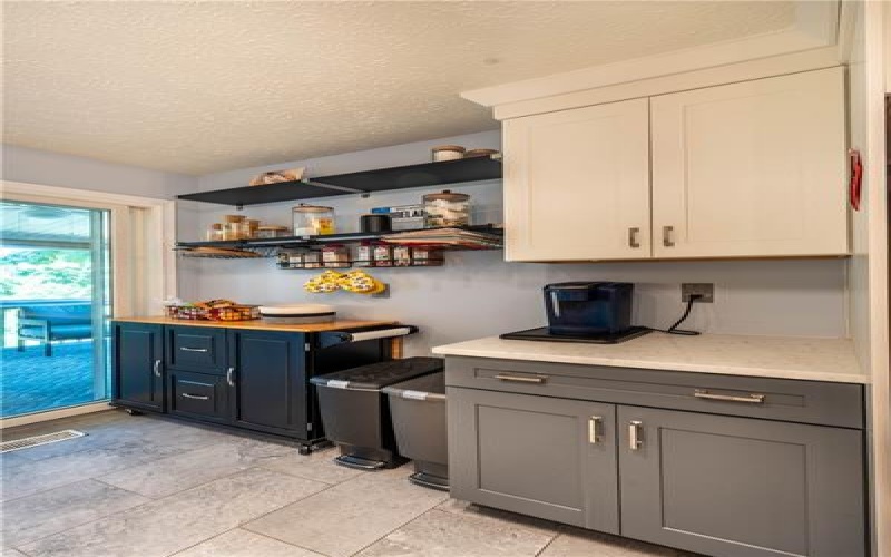 228 Country View Drive, Lower Burrell, 15068, 3 Bedrooms Bedrooms, 11 Rooms Rooms,3 BathroomsBathrooms,Residential,For Sale,Country View Drive,1760984