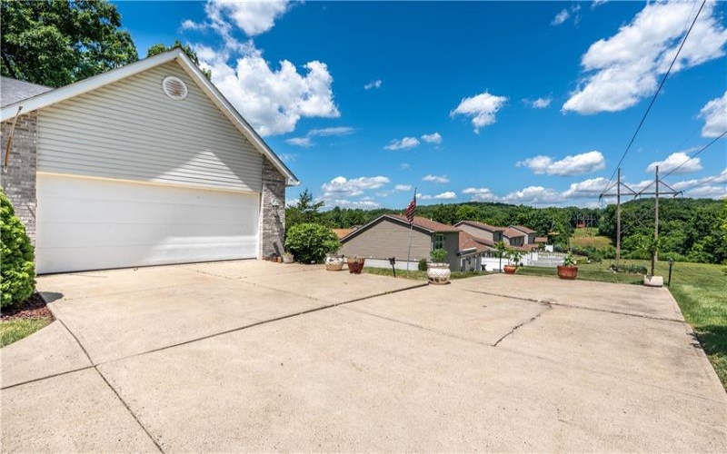 228 Country View Drive, Lower Burrell, 15068, 3 Bedrooms Bedrooms, 11 Rooms Rooms,3 BathroomsBathrooms,Residential,For Sale,Country View Drive,1760984