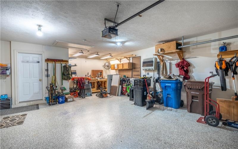 228 Country View Drive, Lower Burrell, 15068, 3 Bedrooms Bedrooms, 11 Rooms Rooms,3 BathroomsBathrooms,Residential,For Sale,Country View Drive,1760984
