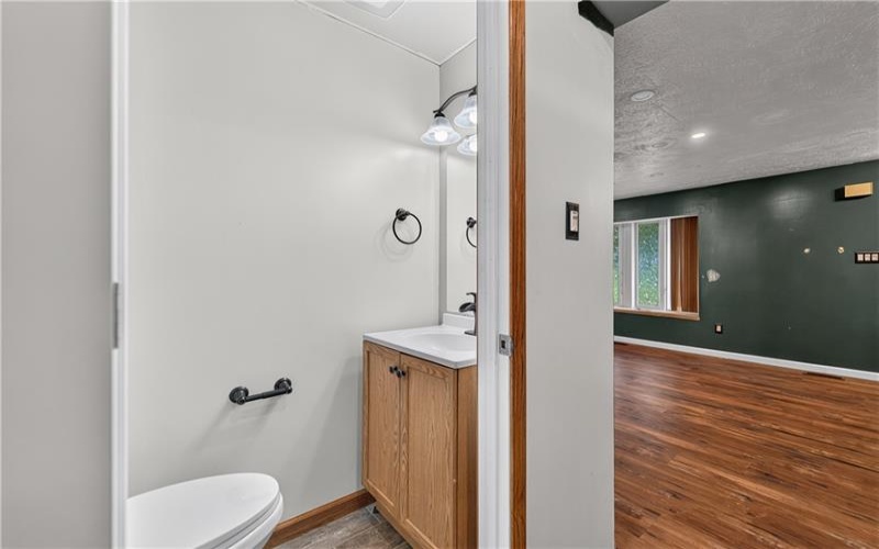 480 Hunting Creek Rd, Canonsburg, 15317, 3 Bedrooms Bedrooms, ,1.1 BathroomsBathrooms,Residential,For Sale,Hunting Creek Rd,1761005