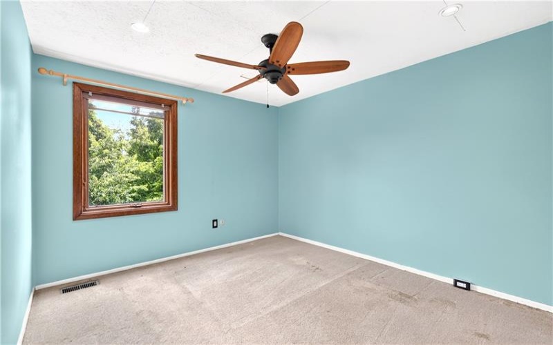 480 Hunting Creek Rd, Canonsburg, 15317, 3 Bedrooms Bedrooms, ,1.1 BathroomsBathrooms,Residential,For Sale,Hunting Creek Rd,1761005