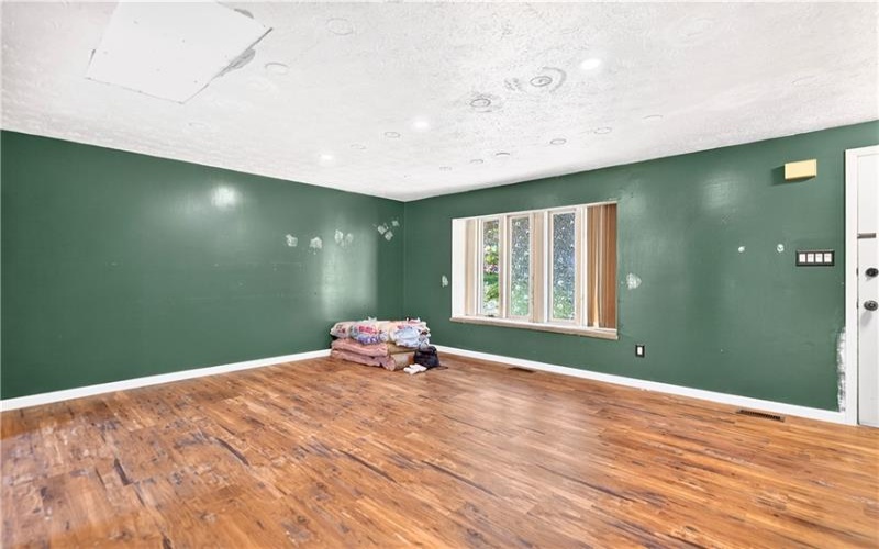 480 Hunting Creek Rd, Canonsburg, 15317, 3 Bedrooms Bedrooms, ,1.1 BathroomsBathrooms,Residential,For Sale,Hunting Creek Rd,1761005