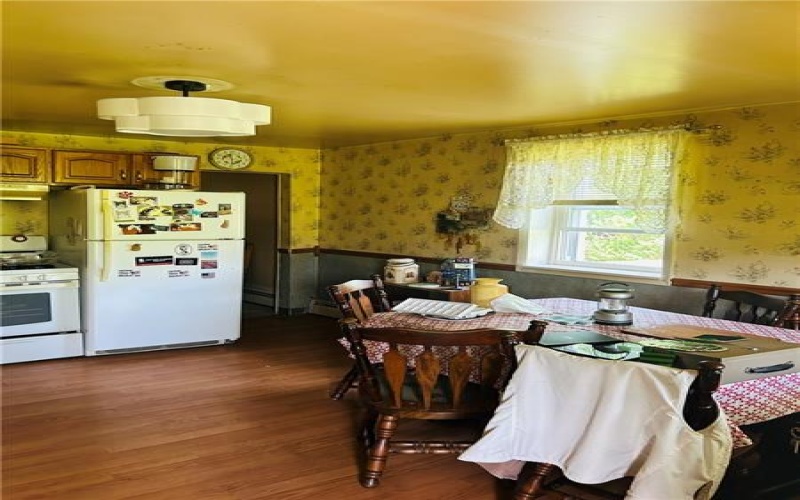 152/154 Lincoln St, Cokeburg, 15324, 4 Bedrooms Bedrooms, ,1 BathroomBathrooms,Residential,For Sale,Lincoln St,1761010