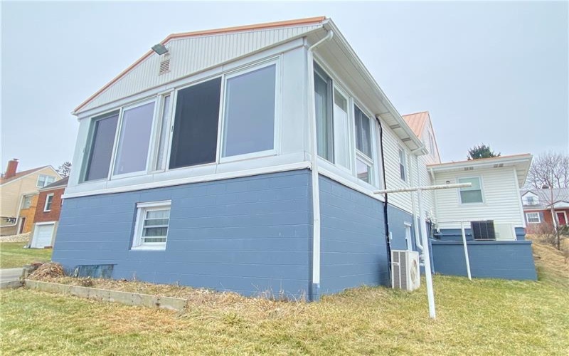 11 Washington Dr, Monessen, 15062, 3 Bedrooms Bedrooms, 9 Rooms Rooms,2 BathroomsBathrooms,Residential,For Sale,Washington Dr,1760149