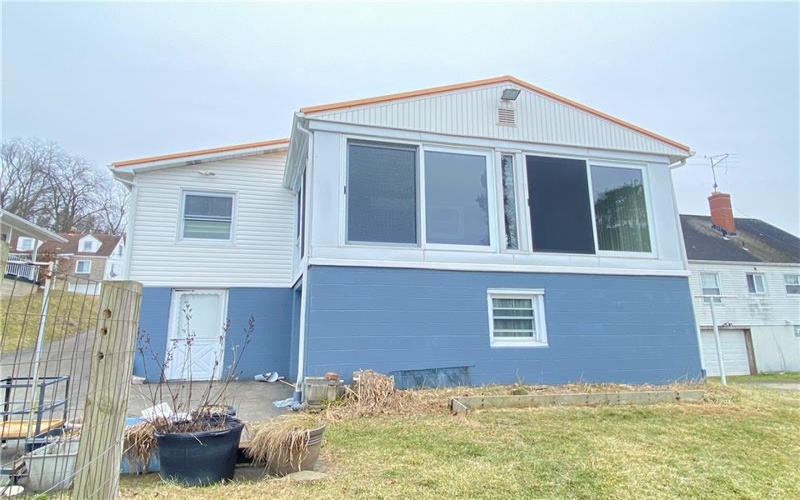 11 Washington Dr, Monessen, 15062, 3 Bedrooms Bedrooms, 9 Rooms Rooms,2 BathroomsBathrooms,Residential,For Sale,Washington Dr,1760149