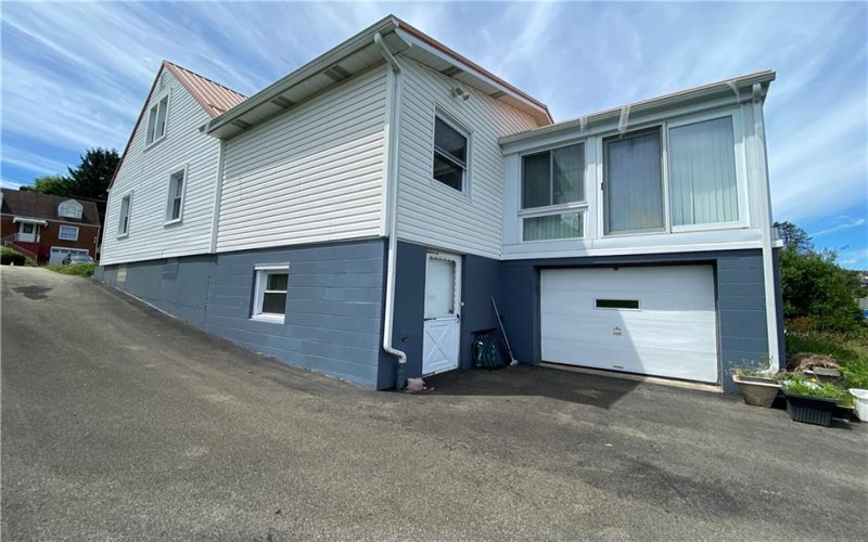 11 Washington Dr, Monessen, 15062, 3 Bedrooms Bedrooms, 9 Rooms Rooms,2 BathroomsBathrooms,Residential,For Sale,Washington Dr,1760149