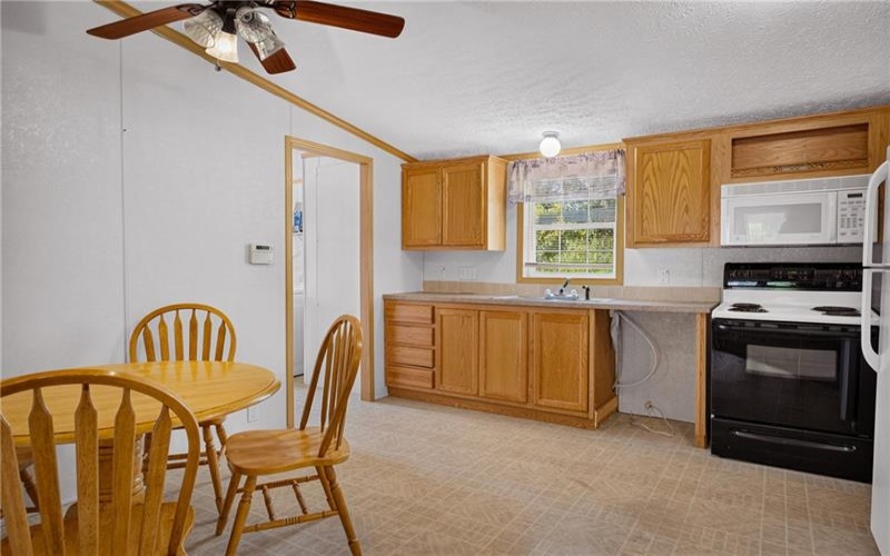 424 Castle Rd, Washington, 15301, 3 Bedrooms Bedrooms, 6 Rooms Rooms,2 BathroomsBathrooms,Residential,For Sale,Castle Rd,1760797