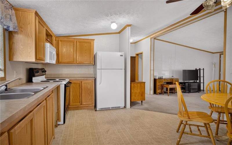 424 Castle Rd, Washington, 15301, 3 Bedrooms Bedrooms, 6 Rooms Rooms,2 BathroomsBathrooms,Residential,For Sale,Castle Rd,1760797