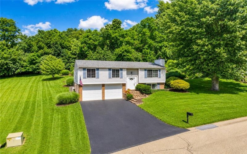 190 Deer Dr, Washington, 15301, 3 Bedrooms Bedrooms, 8 Rooms Rooms,2.1 BathroomsBathrooms,Residential,For Sale,Deer Dr,1760847
