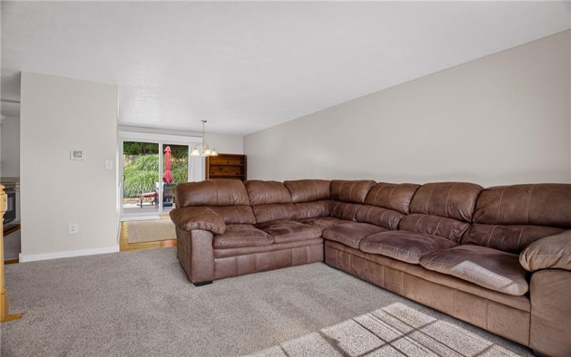 190 Deer Dr, Washington, 15301, 3 Bedrooms Bedrooms, 8 Rooms Rooms,2.1 BathroomsBathrooms,Residential,For Sale,Deer Dr,1760847