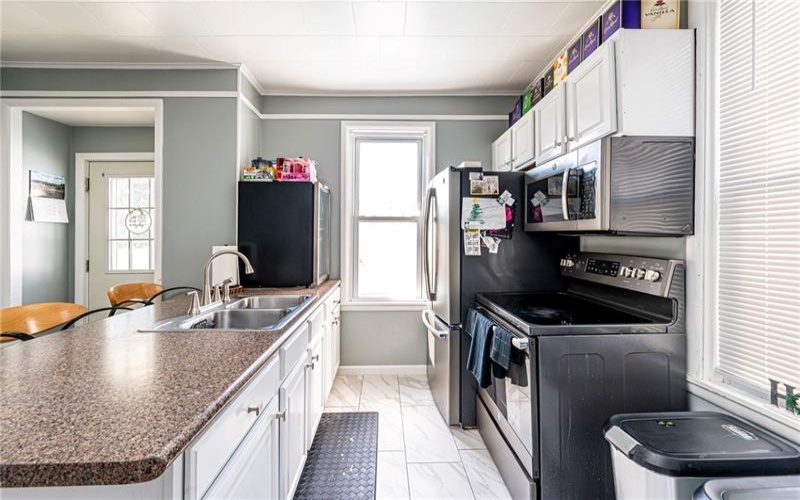 27 Oak St, Latrobe, 15650, 3 Bedrooms Bedrooms, 8 Rooms Rooms,1.1 BathroomsBathrooms,Residential,For Sale,Oak St,1760997