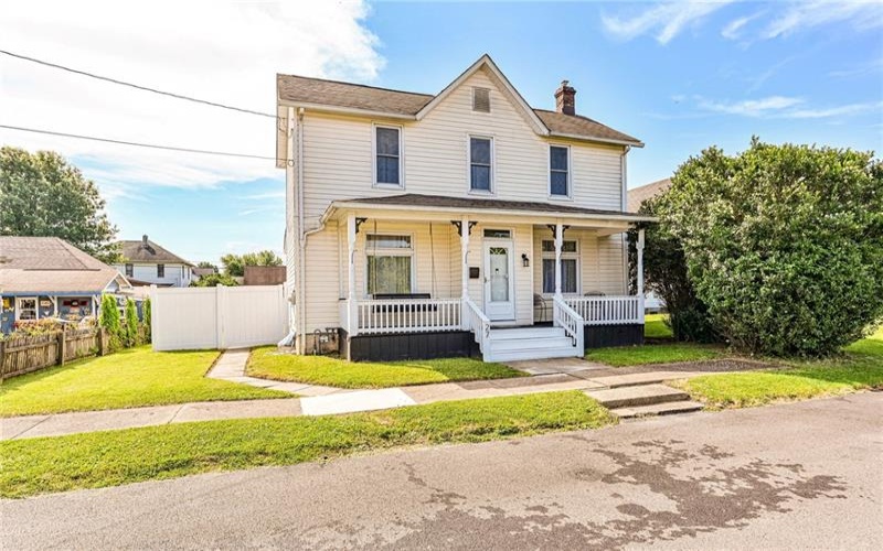 27 Oak St, Latrobe, 15650, 3 Bedrooms Bedrooms, 8 Rooms Rooms,1.1 BathroomsBathrooms,Residential,For Sale,Oak St,1760997