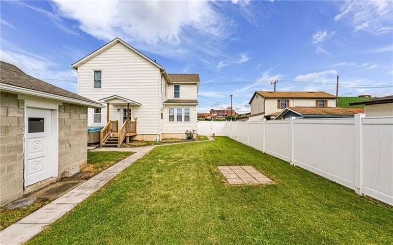 27 Oak St, Latrobe, 15650, 3 Bedrooms Bedrooms, 8 Rooms Rooms,1.1 BathroomsBathrooms,Residential,For Sale,Oak St,1760997