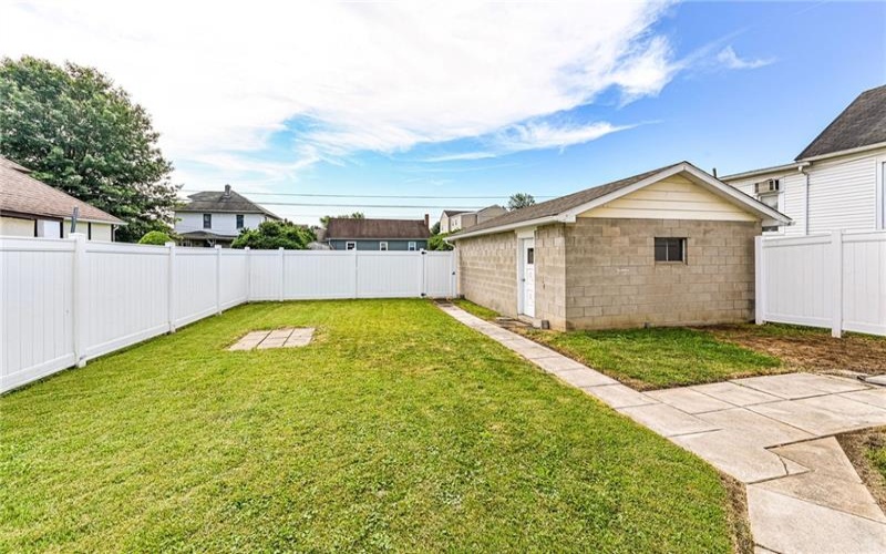 27 Oak St, Latrobe, 15650, 3 Bedrooms Bedrooms, 8 Rooms Rooms,1.1 BathroomsBathrooms,Residential,For Sale,Oak St,1760997