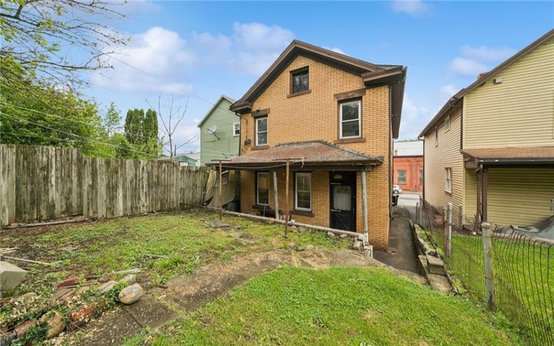 1115 MCKEAN AVE, CHARLEROI, 15022, 4 Bedrooms Bedrooms, ,2 BathroomsBathrooms,Residential,For Sale,MCKEAN AVE,1761001
