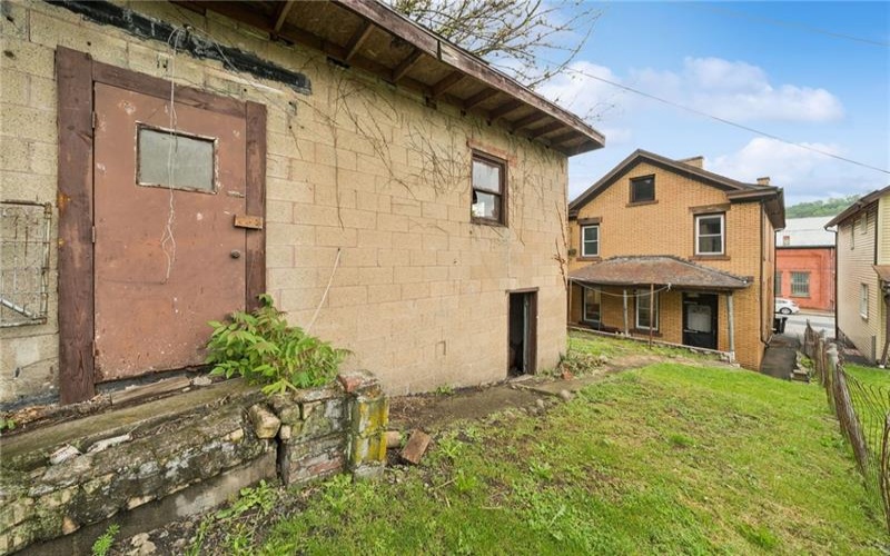1115 MCKEAN AVE, CHARLEROI, 15022, 4 Bedrooms Bedrooms, ,2 BathroomsBathrooms,Residential,For Sale,MCKEAN AVE,1761001