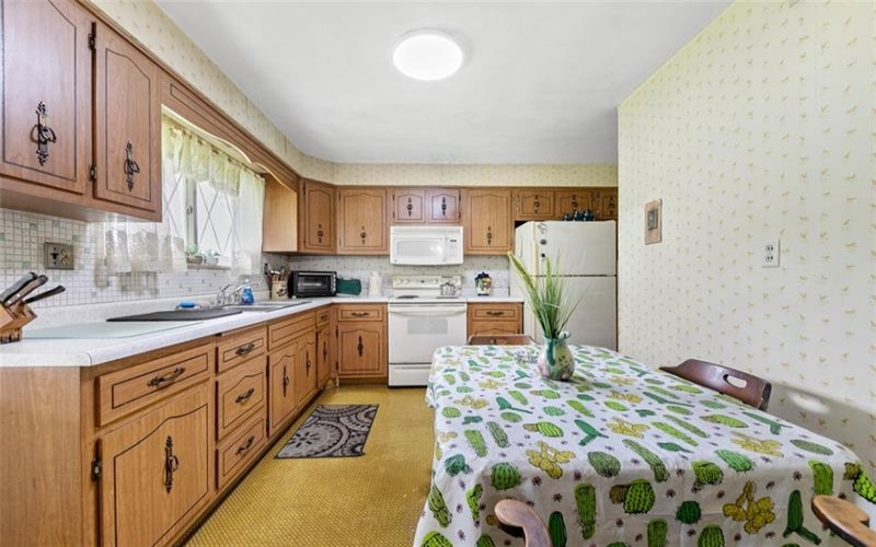 3520 Pittsburgh Road, Perryopolis, 15473, 3 Bedrooms Bedrooms, 9 Rooms Rooms,1 BathroomBathrooms,Residential,For Sale,Pittsburgh Road,1761048