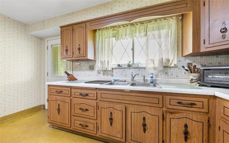 3520 Pittsburgh Road, Perryopolis, 15473, 3 Bedrooms Bedrooms, 9 Rooms Rooms,1 BathroomBathrooms,Residential,For Sale,Pittsburgh Road,1761048