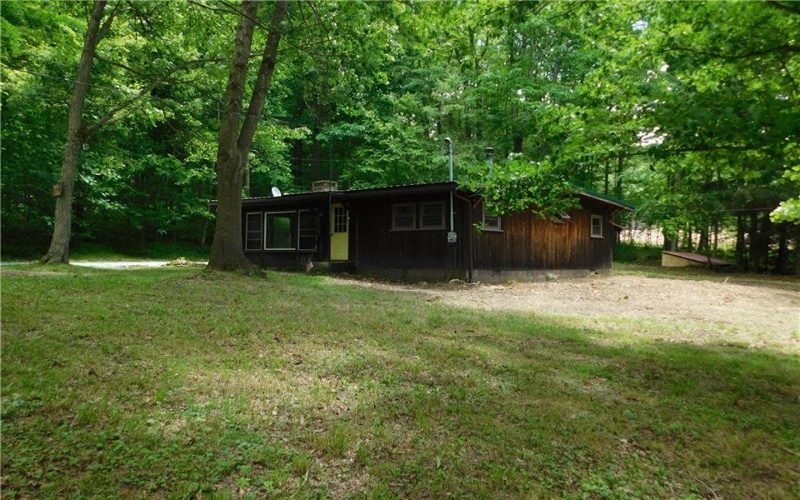 170 Maple Summit Road, Mill Run, 15464, 2 Bedrooms Bedrooms, ,1 BathroomBathrooms,Residential,For Sale,Maple Summit Road,1761065