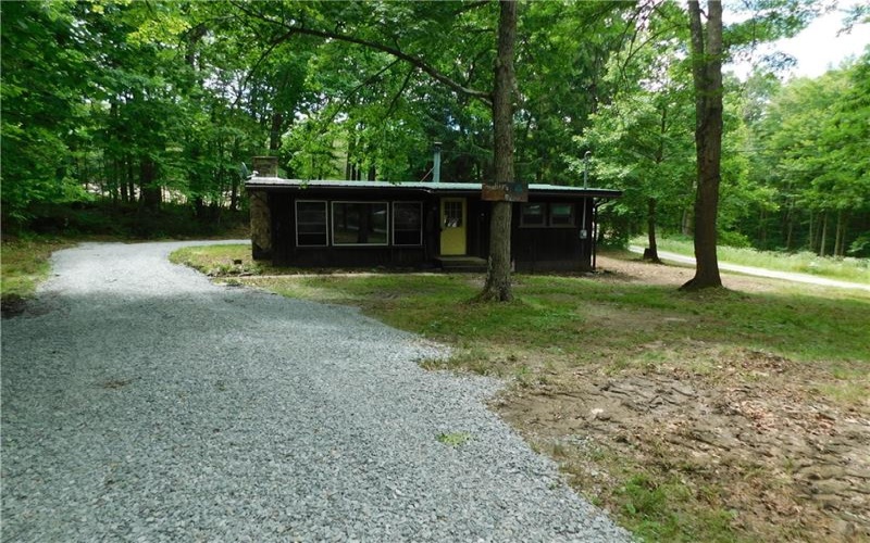 170 Maple Summit Road, Mill Run, 15464, 2 Bedrooms Bedrooms, ,1 BathroomBathrooms,Residential,For Sale,Maple Summit Road,1761065
