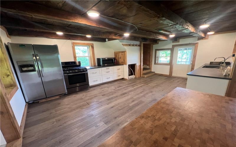 97 Wonsettler Rd, Scenery Hill, 15360, 2 Bedrooms Bedrooms, ,1 BathroomBathrooms,Lease,For Rent,Wonsettler Rd,1761022
