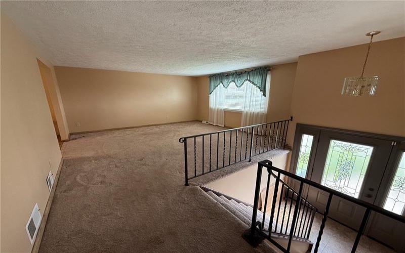 2805 Knights Ct, New Kensington, 15068, 3 Bedrooms Bedrooms, 7 Rooms Rooms,2.1 BathroomsBathrooms,Residential,For Sale,Knights Ct,1761038